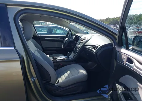 2013 Ford Fusion S z USA, uszkodzony, nr VIN 3FA6P0G70DR126797